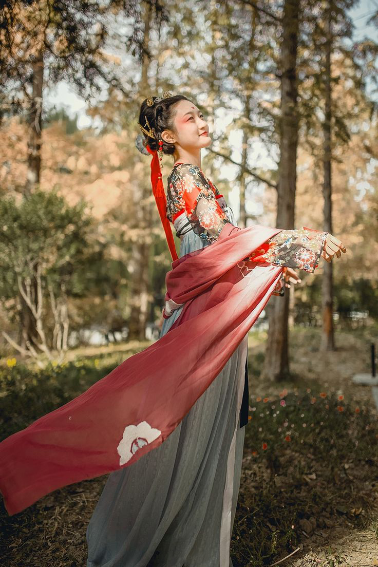 Model with grey Hanfu and red foulard