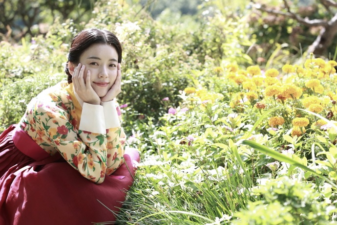 Model with red and yellow Hanbok