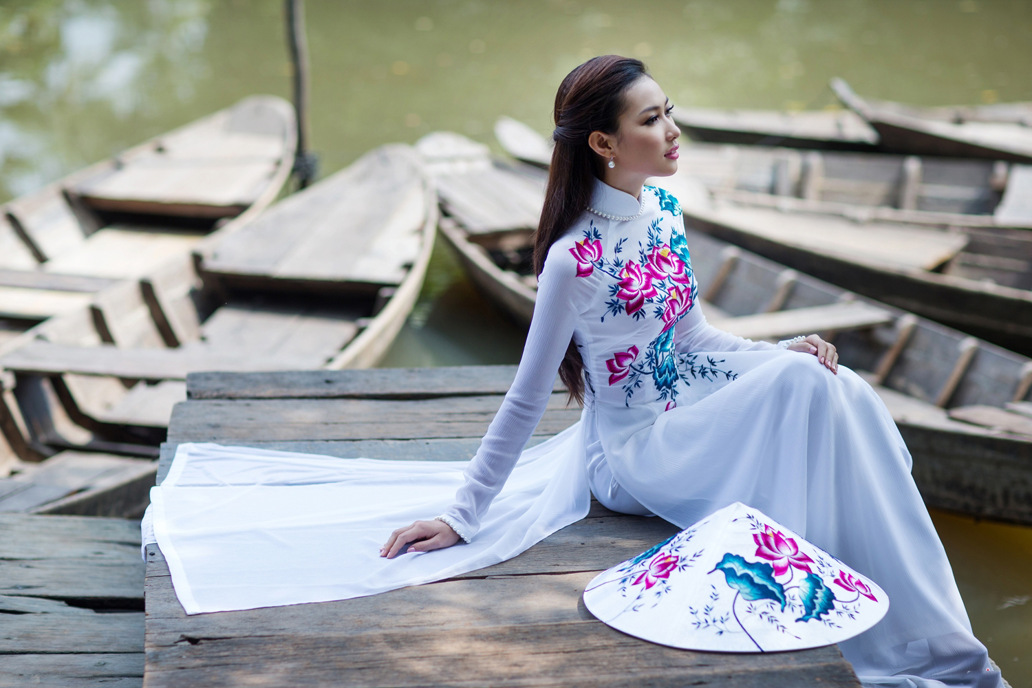 Model with blue Ao dai