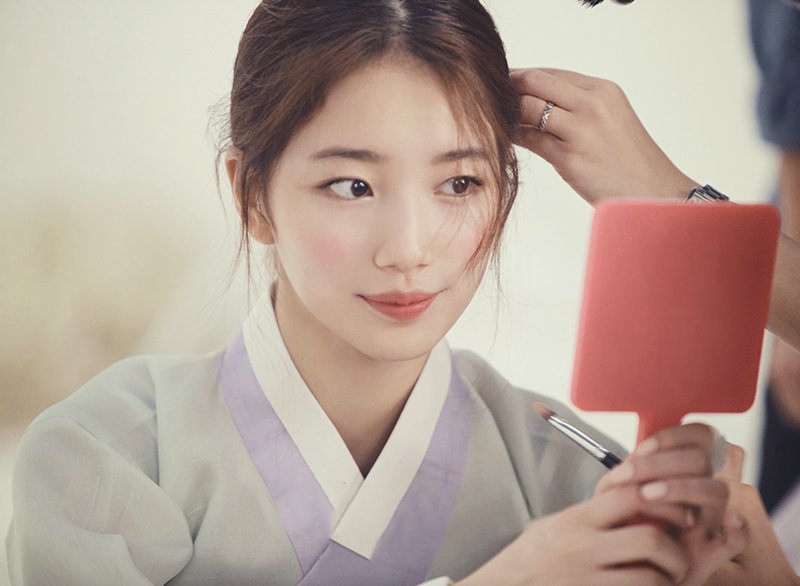 Hanbok model with mirror and make up done