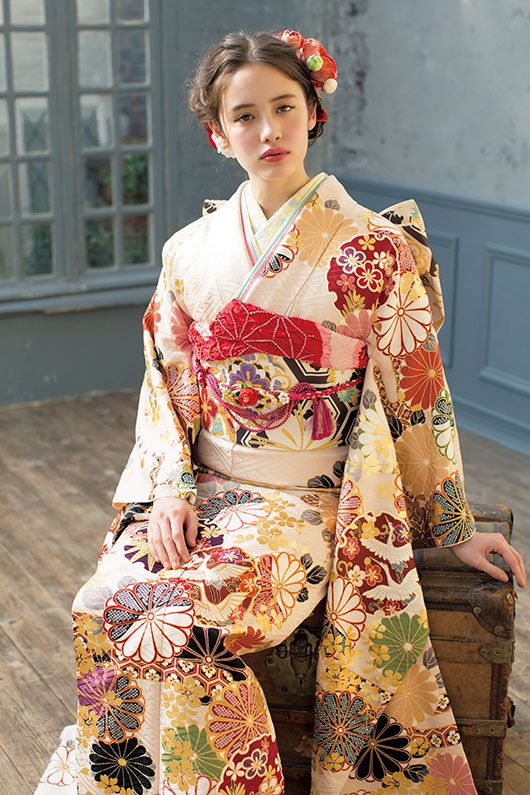 Model with Kimono sitting in the chamber