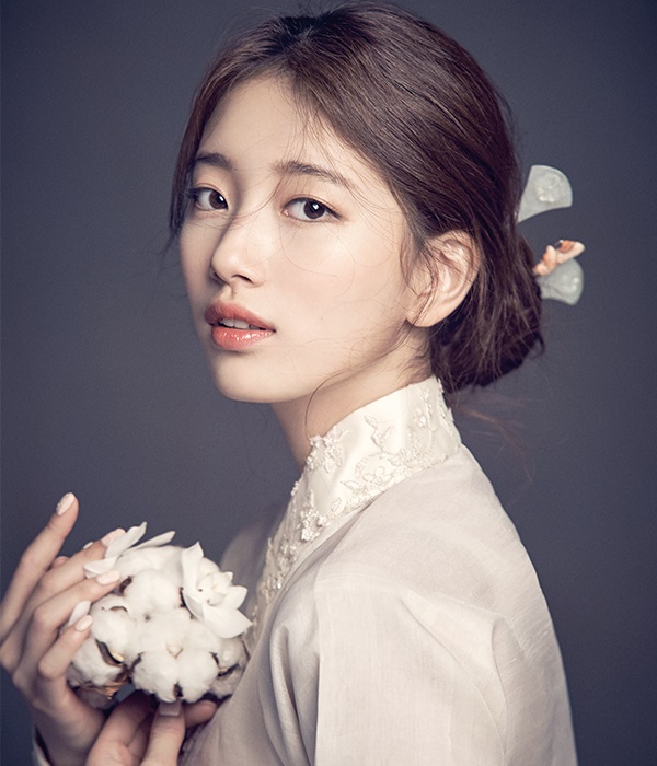 Model with white Hanbok
